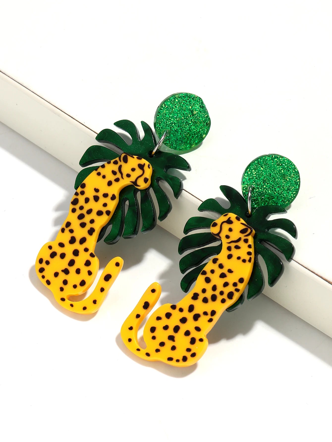 Novo leopardo dos desenhos animados acrílico impressão brincos para mulheres engraçado cheetah tartaruga folha animal pendurado brinco festa jóias presentes