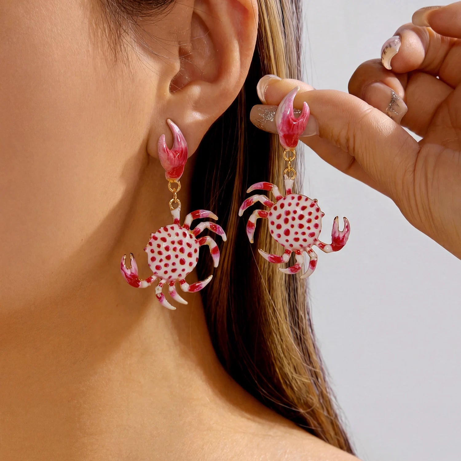 Brincos Pequenos Simples em Forma de Coração para Mulheres, Criativos, em Cor Dourada, com Esmalte, Estilo Bohemia, Joias de Verão para Férias na Praia