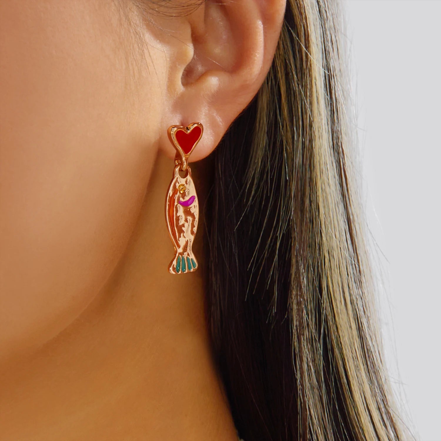 Brincos Pequenos Simples em Forma de Coração para Mulheres, Criativos, em Cor Dourada, com Esmalte, Estilo Bohemia, Joias de Verão para Férias na Praia